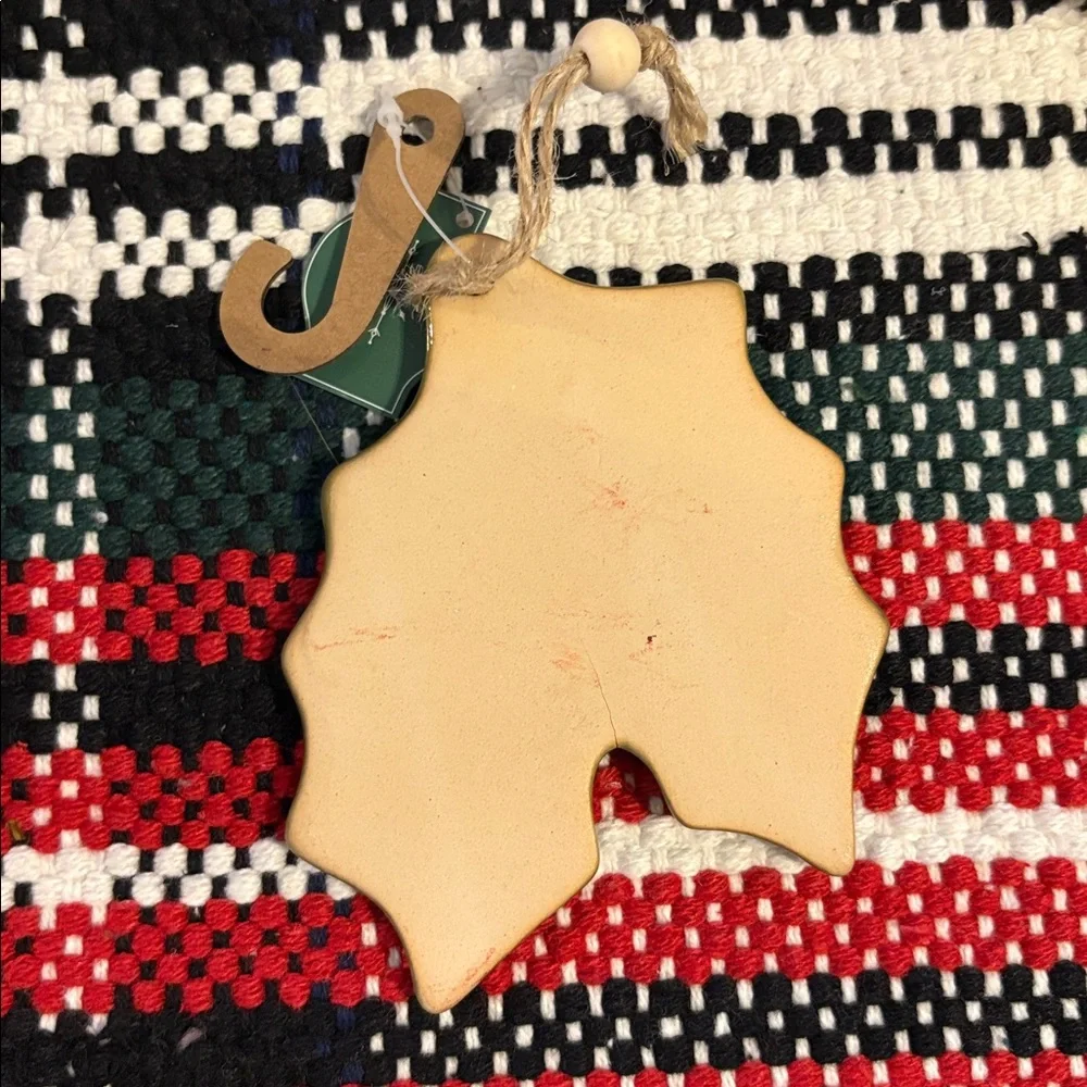 🆕HOLIDAY TIME Ceramic Pottery Holly Leaf Ornament, OS